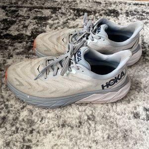 Women’s Hoka ARAHI 6